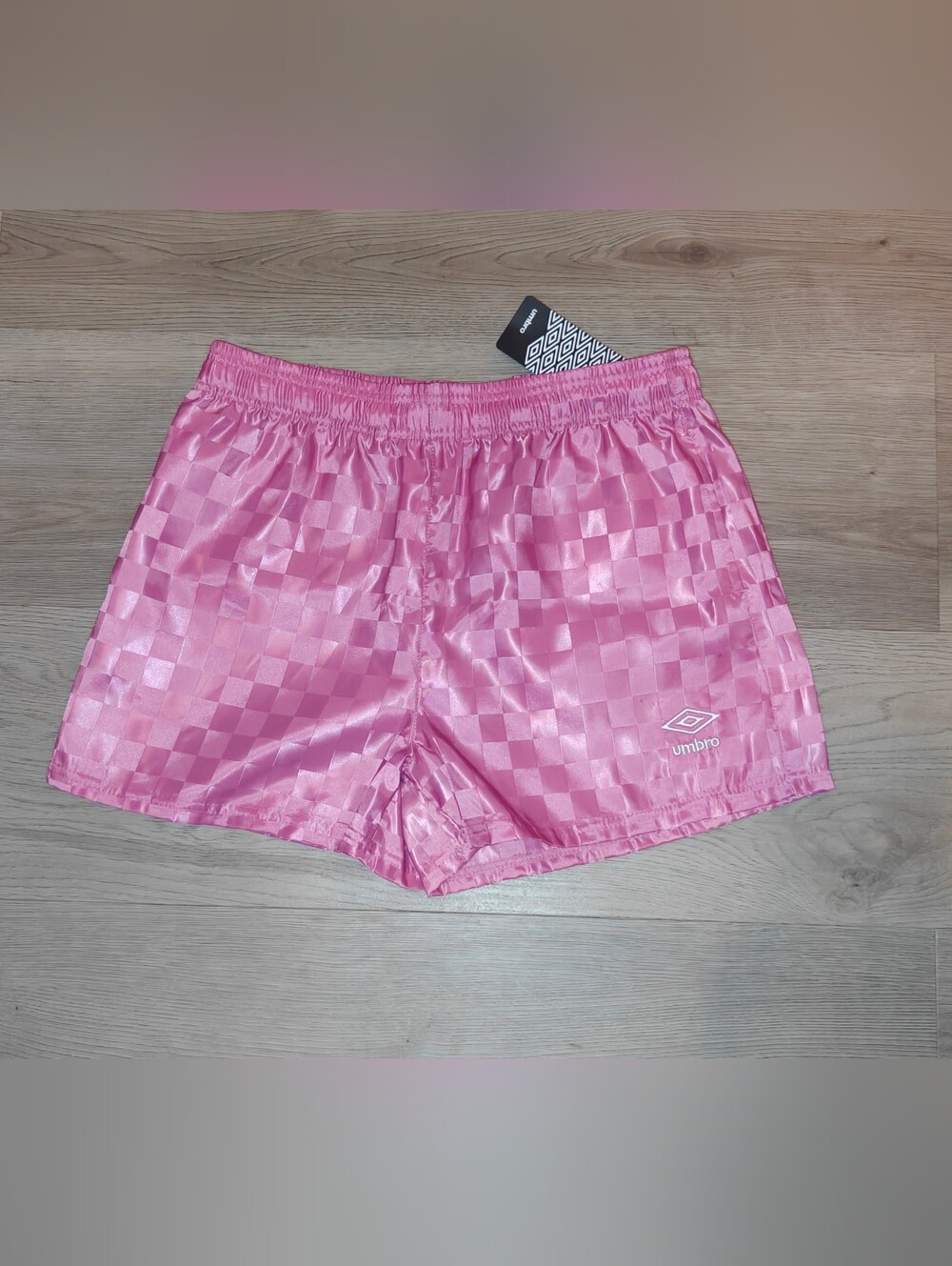 Umbro Pink Checked Women Size Medium 3 Inch Brand New With Tags